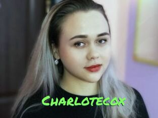 charlotecox Gros Seins