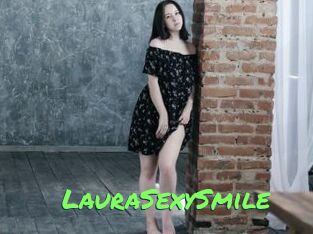 LauraSexySmile