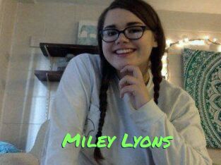 Miley_Lyons