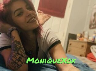 MoniqueXox