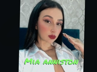 Mia_anniston