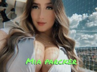 Mia_parcker